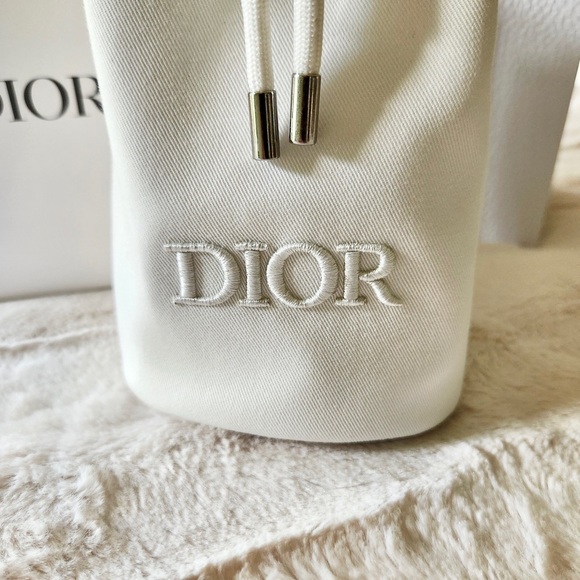 Dior Drawstring Beauty Bag - Picture 5 of 8